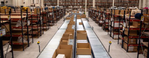 Cross docking w e-commerce